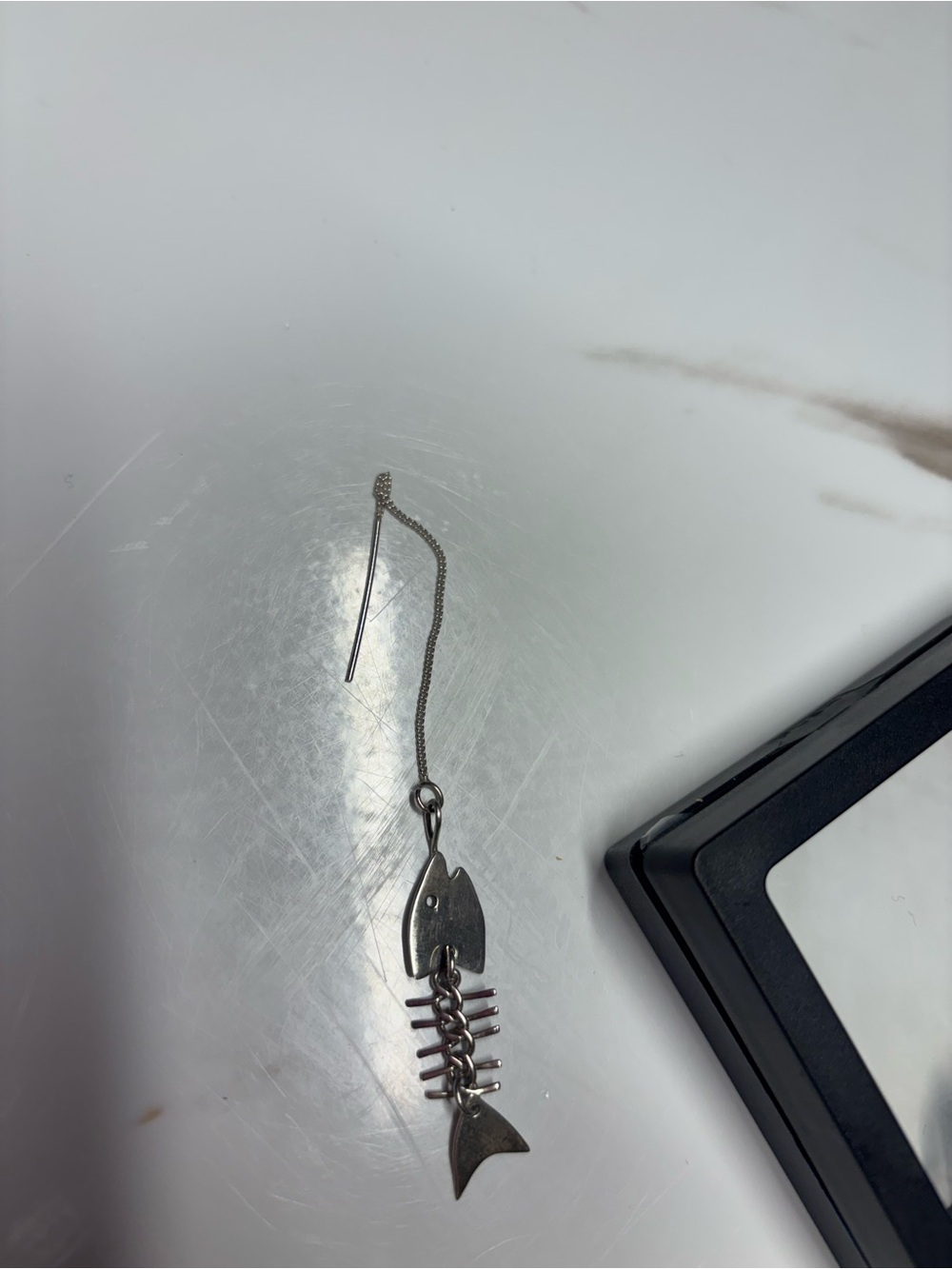 925 Silver Fishbone Threader Earring - Silver - Picture 5 of 5